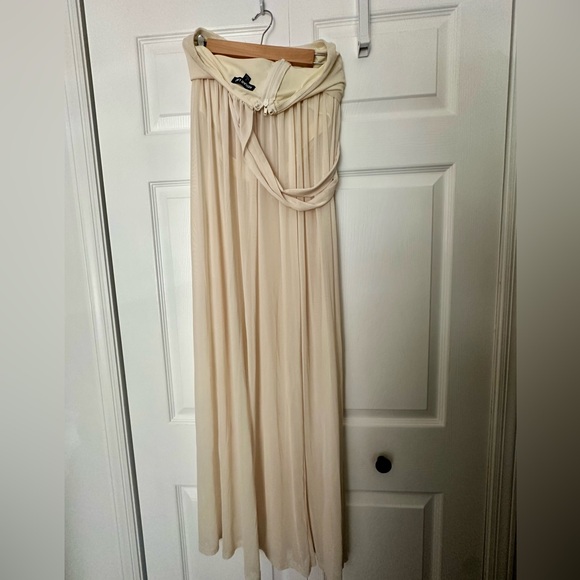 CREAM ONE SHOULDER CUT OUT STRAPPY SLIT
MAXI DRESS - Picture 7 of 9